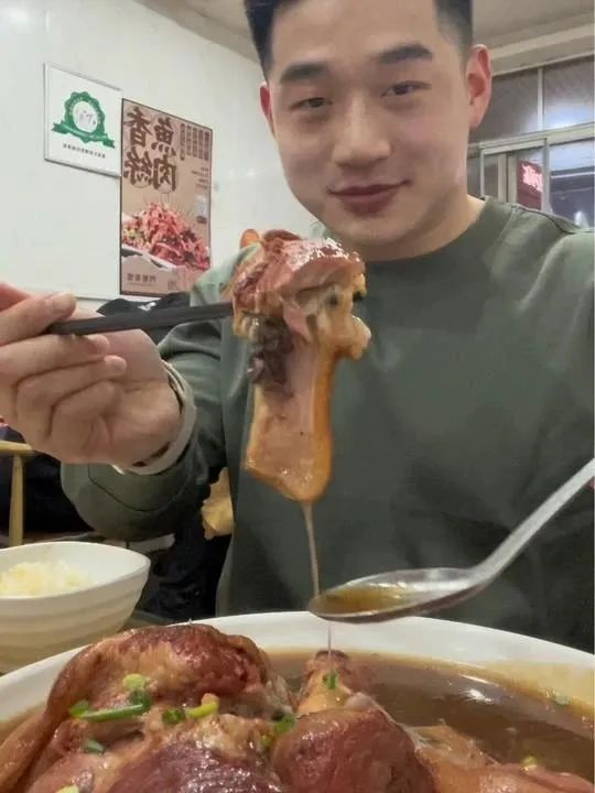 25岁肌肉大鼻子陕西汉子太帅，被网友叫“老公”（肌肉酸痛的原因及治疗方法）