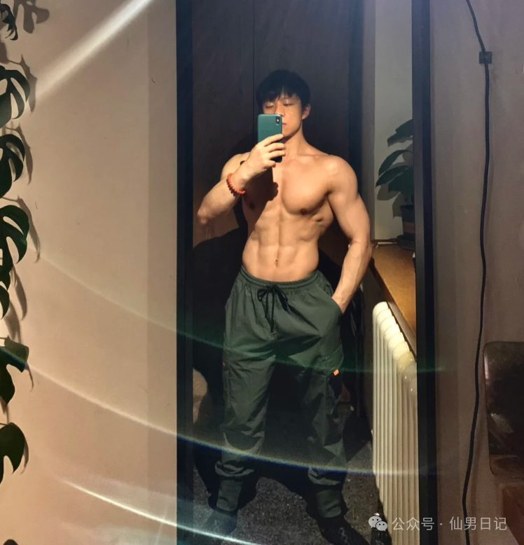 推特爆火的运动员穿内裤拍杂志，网友直呼：还是熟悉的味道……（内裤子奇缘TxT小说 笔趣阁）