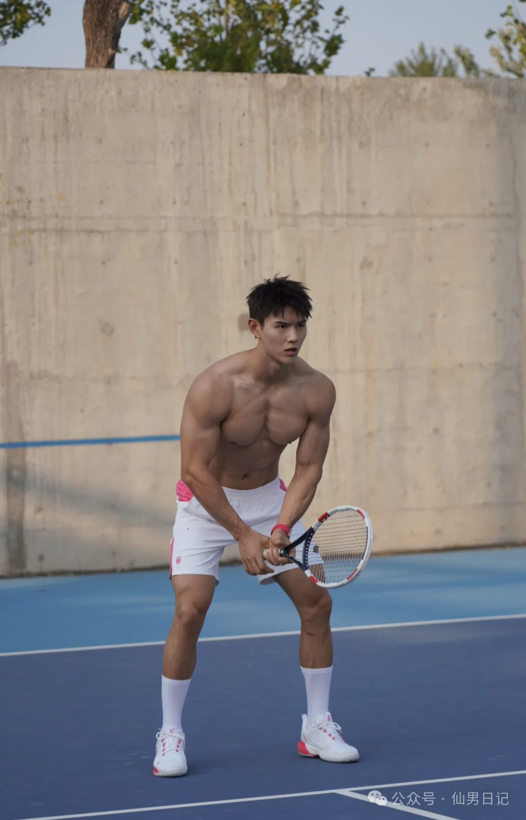 市场行情不好，体育生男模靠内裤圈粉……（仙男日记账号）