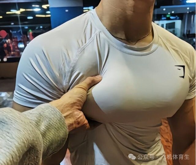 抖音体育生14.9W粉，竟然也被采访上推特！（抖音体育生是什么意思）