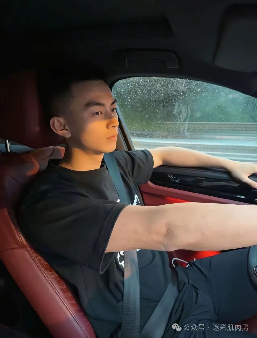 刘姥姥新欢185CM篮球体育生脱了？长的好棒！（刘姥姥与体育生小说）