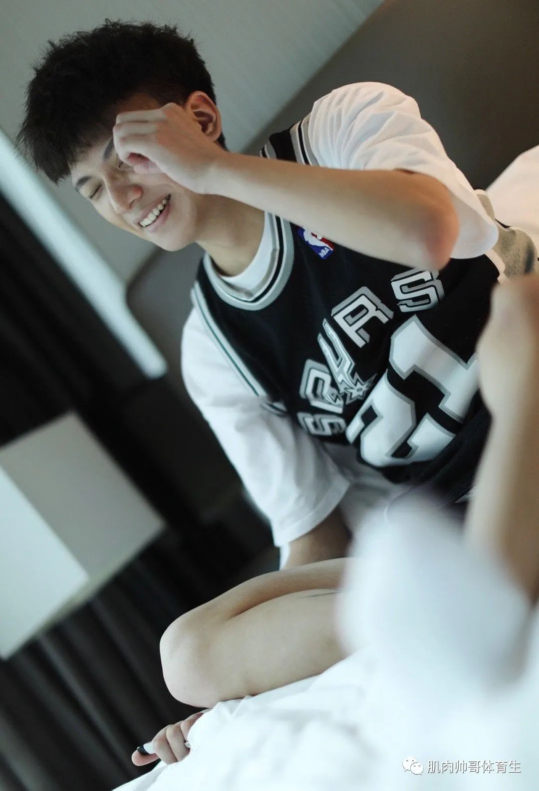 体育生宅家的时候，简直太帅（体育生的日常）